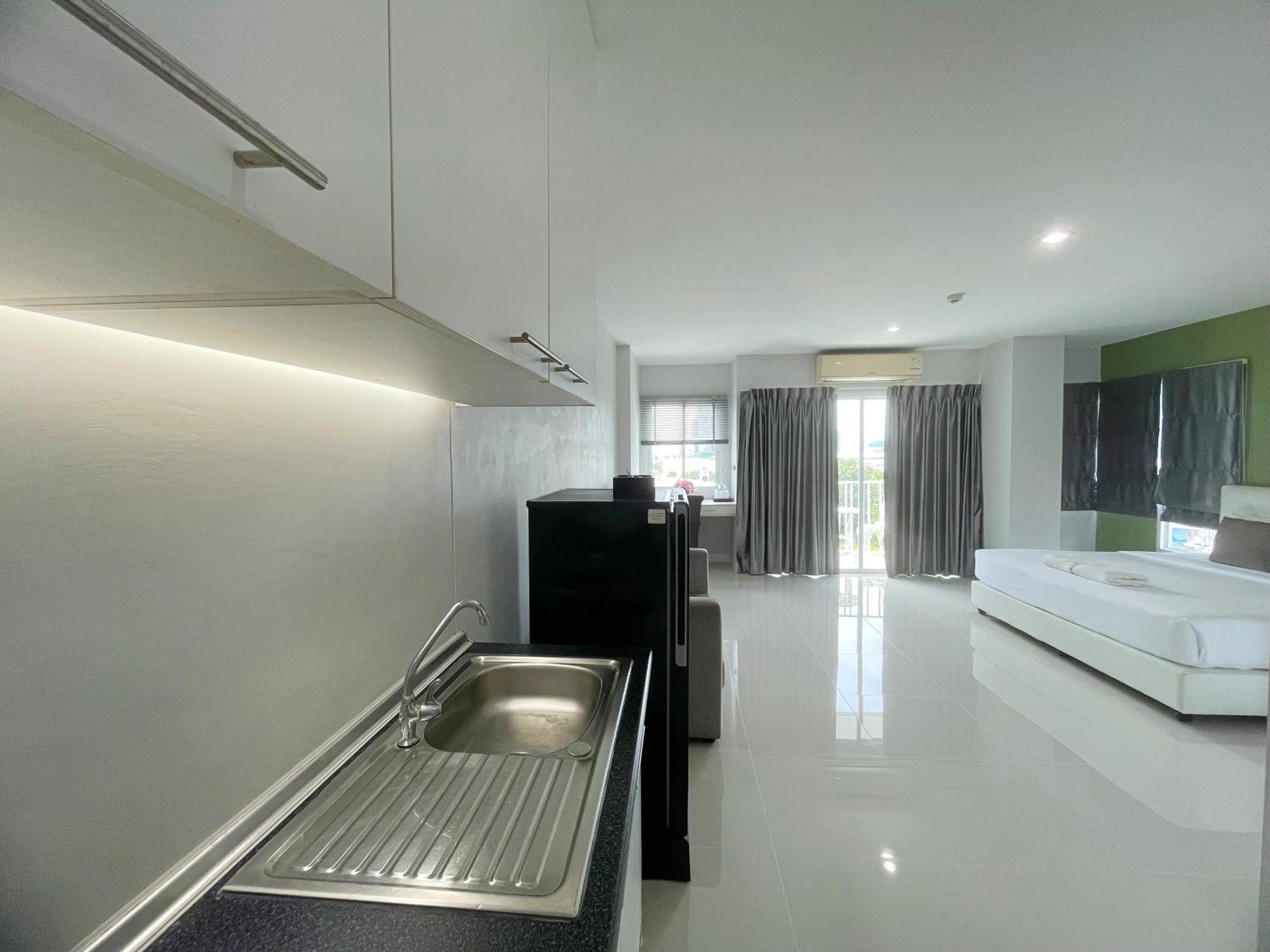 Baan Pattaya By Sabai Hotel Exterior photo