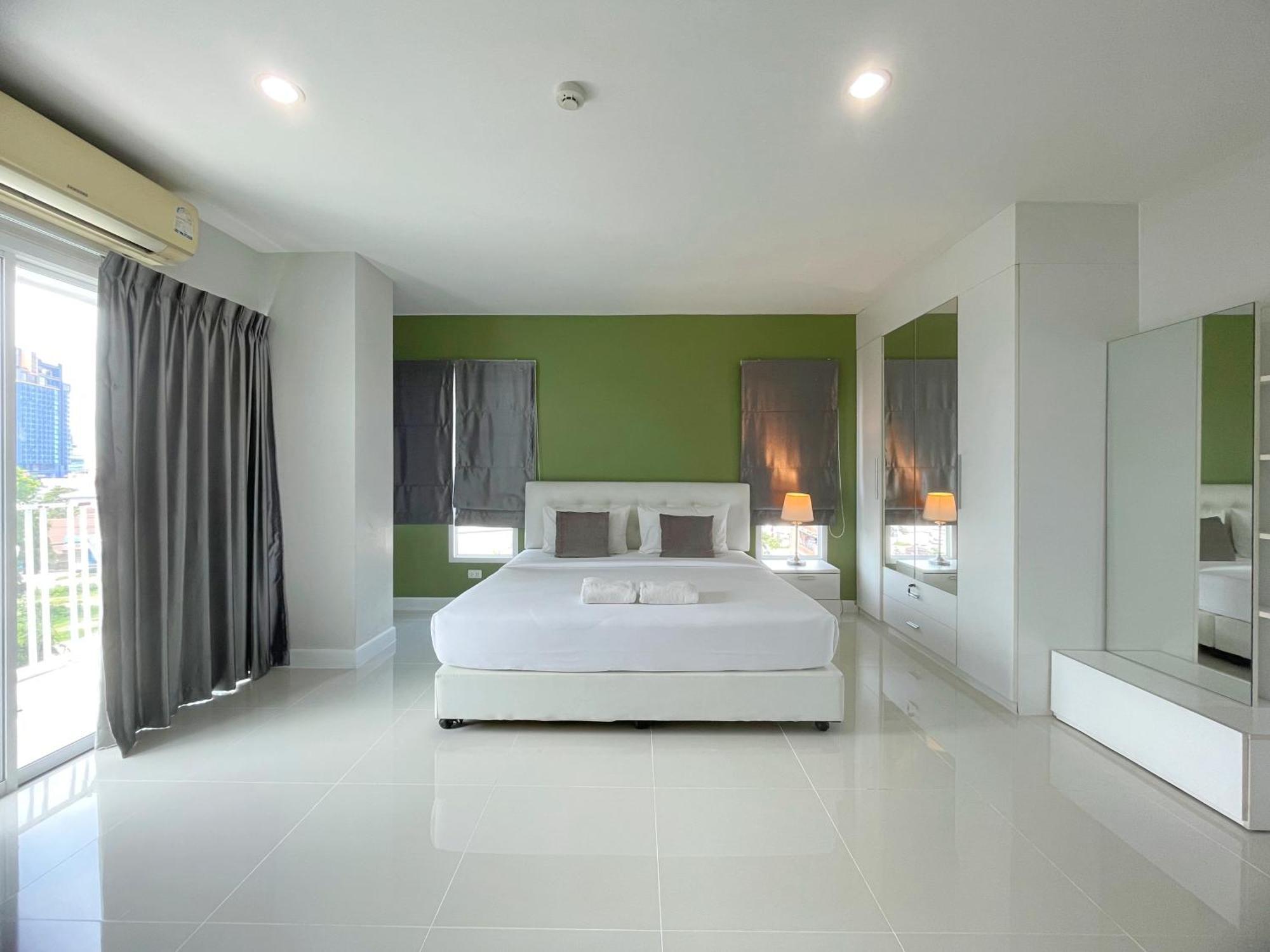 Baan Pattaya By Sabai Hotel Exterior photo