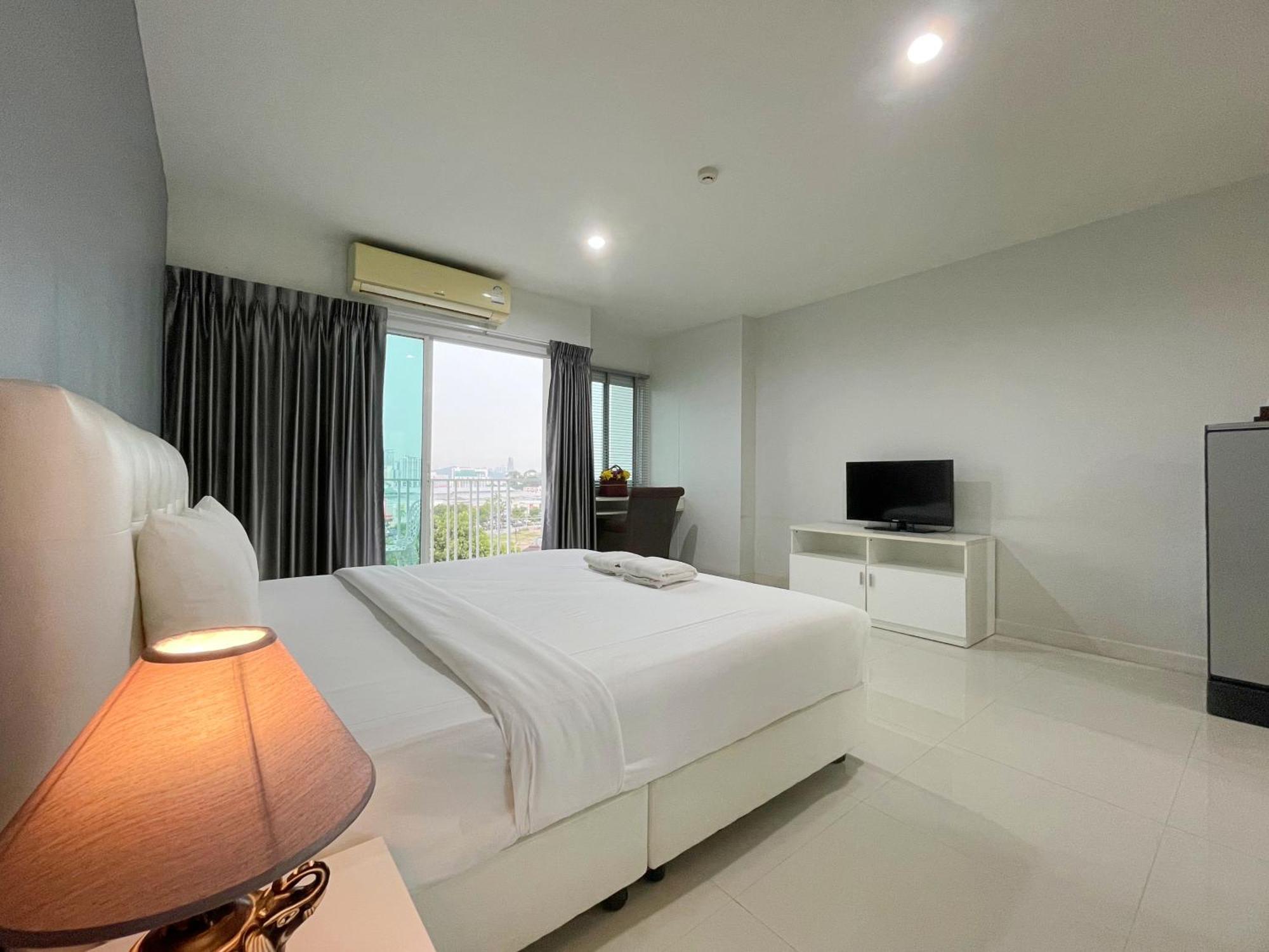 Baan Pattaya By Sabai Hotel Exterior photo