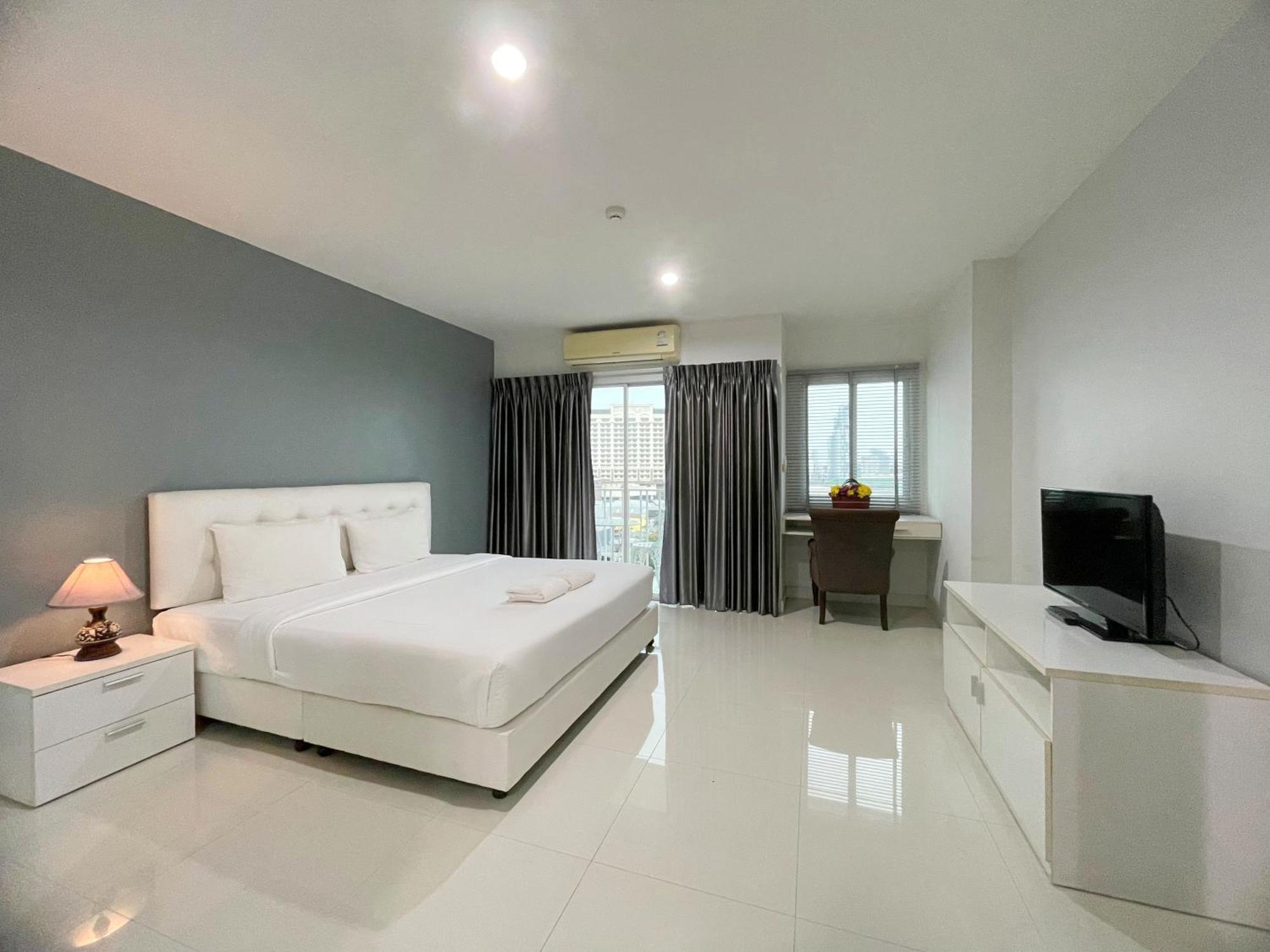 Baan Pattaya By Sabai Hotel Exterior photo