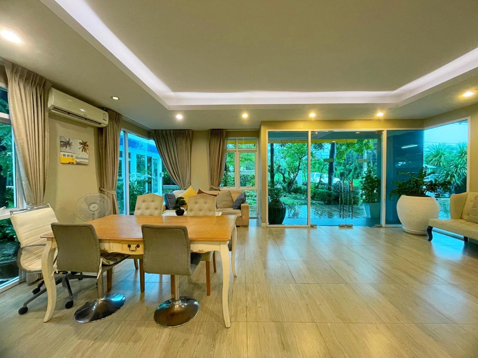 Baan Pattaya By Sabai Hotel Exterior photo