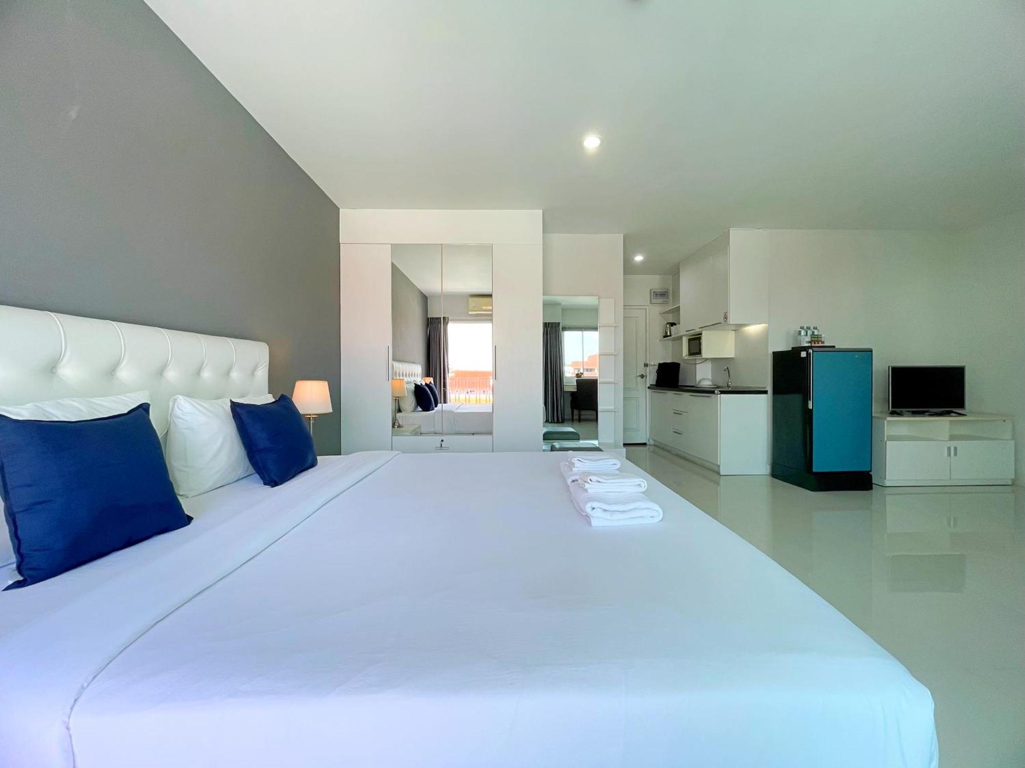 Baan Pattaya By Sabai Hotel Exterior photo